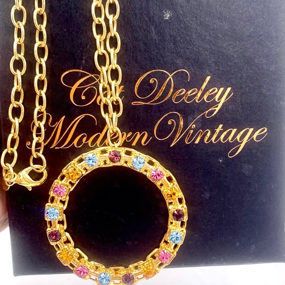 CAT DEELEY MODERN VINTAGE NECKLACE GOLD TONE RHINESTONE CIRCLE PENDANT - Picture 5 of 9